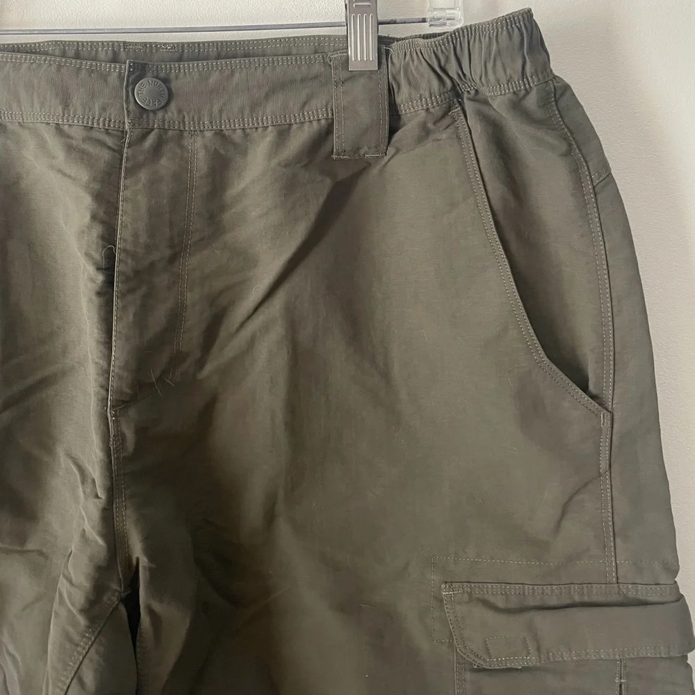 The North Face Utility Ripstop Cargo 9” Shorts Hiking Outdoor Olive Green Mens L